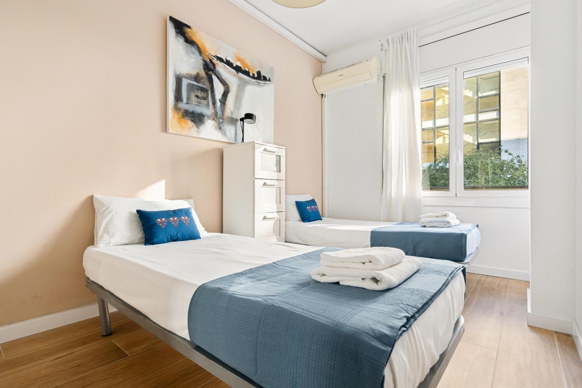Fridays Flats Spacious 4Br Family Retreat Barcelona Exterior photo