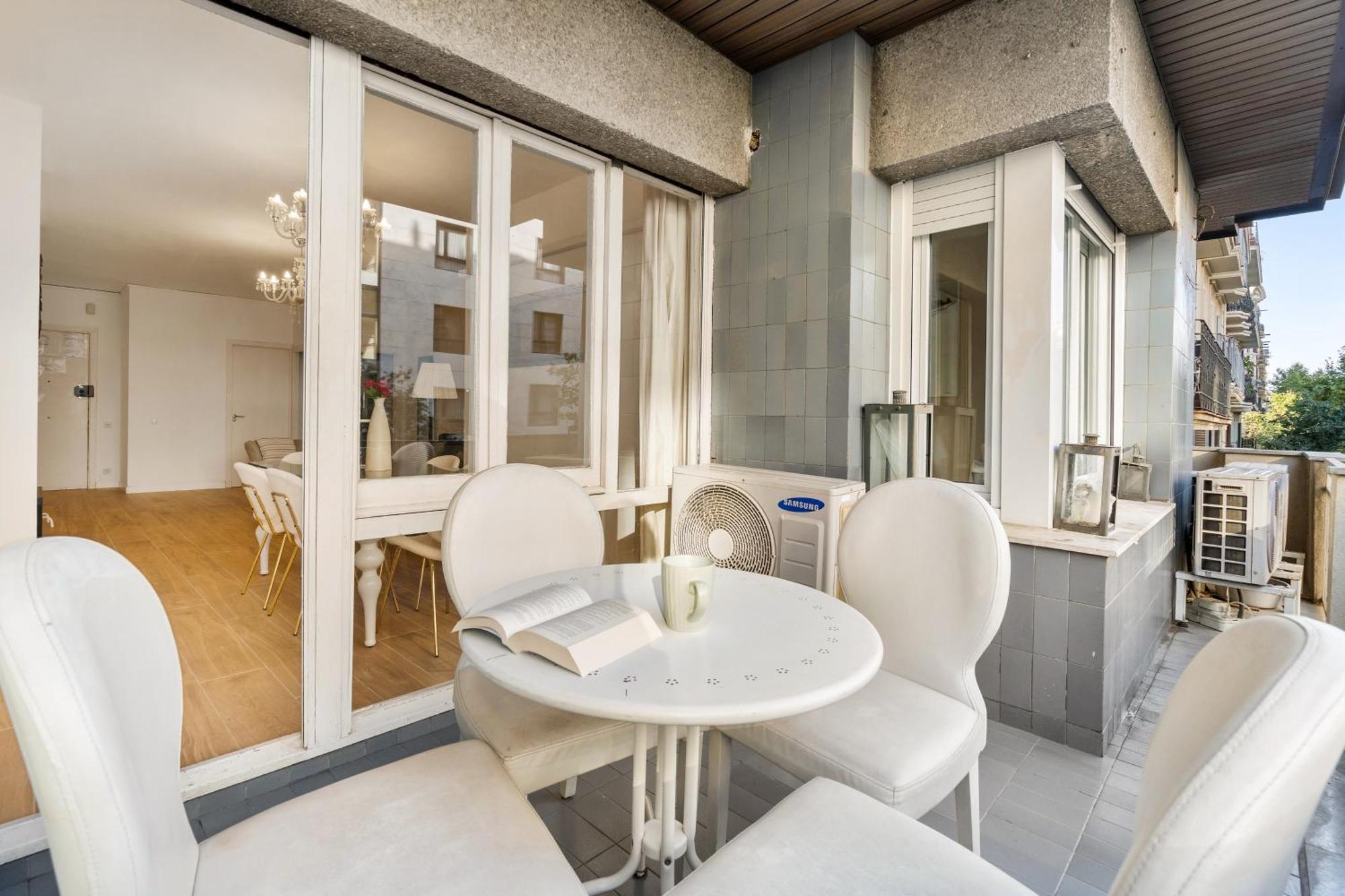 Fridays Flats Spacious 4Br Family Retreat Barcelona Exterior photo